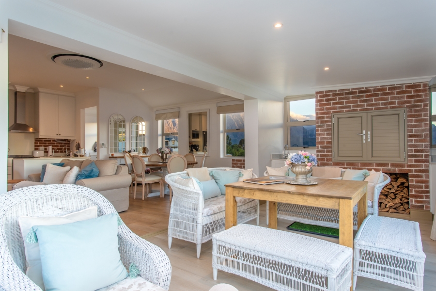 2 Bedroom Property for Sale in Franschhoek Western Cape